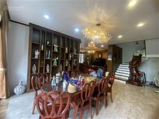 Siêu phẩm biệt thự đẳng cấp giữa lòng gia thụy sân vườn rộng đường ô tô tránh ô tô vào nhà