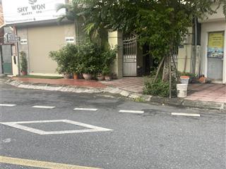 Bán nhà mặt phố long biên phân lô vỉa hè, mặt tiền 8m, view hồ công viên giá 28 tỷ