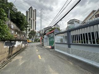 135m2. ngang 9 mét. mặt tiền đường xe tải. phường thạnh mỹ lợi. quận 2. gấp bán 6 tỷ hai.