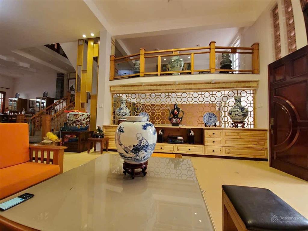 Biệt thự 5 tầng. khu bên sông hiệp bình chánh. shr. gấp bán 24 tỷ rưỡi.