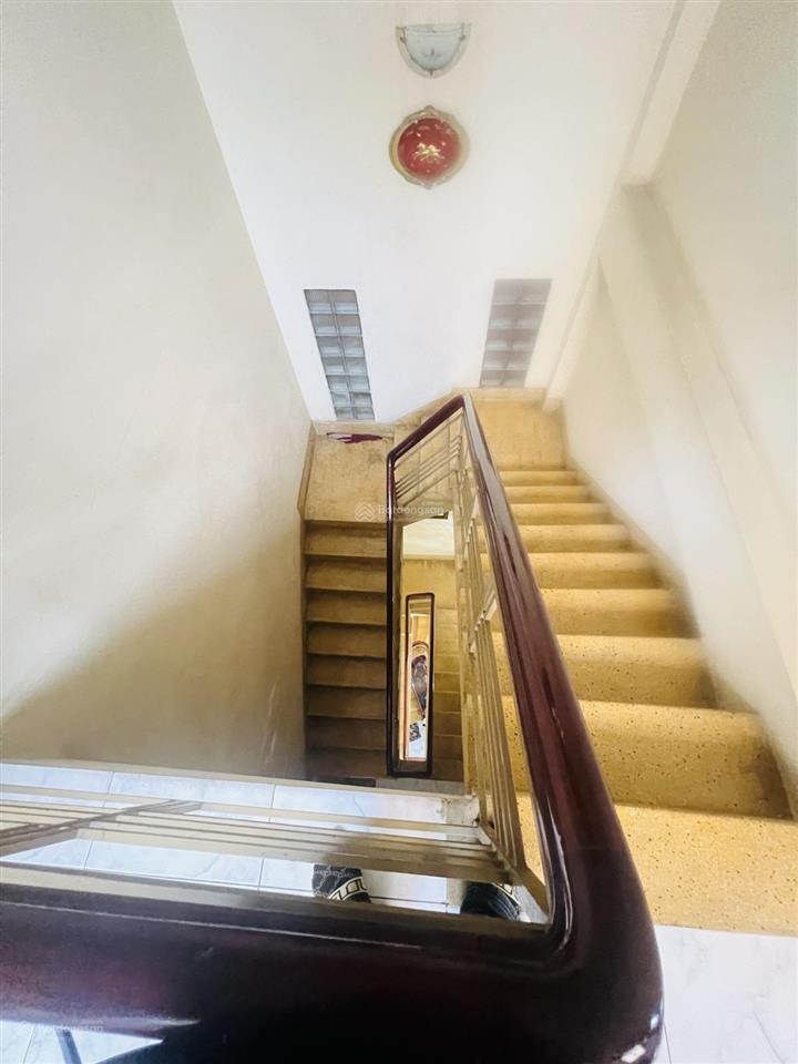 Mặt tiền chợ đo đạc, 4 tầng. sát trần não. diện tích lớn. ngang gần 7m. shr. gấp bán 24 tỷ 3