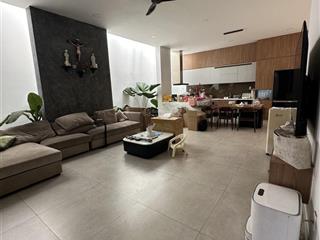 185m2. mặt tiền đường gò dưa. ngang 8,x. vuông. full thổ cư. gấp bán 15 tỷ chín.