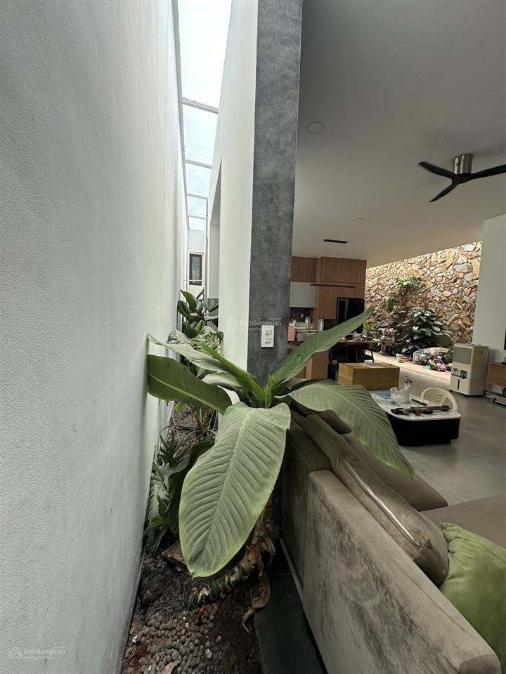 185m2. mặt tiền đường gò dưa. ngang 8,x. vuông. full thổ cư. gấp bán 15 tỷ chín.