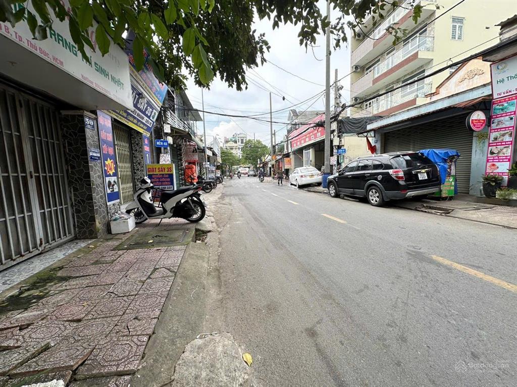 119m2. ngang 8,xm. mặt tiền kinh doanh. dòng tiền 18tr/tháng. shr. gấp bán 9 tỷ rưỡi