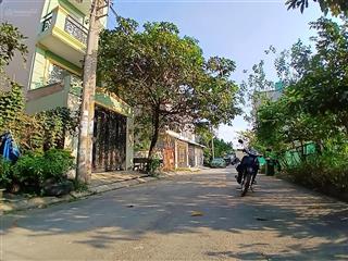 Hẻm xe hơi 9m có vỉa hè. ngay chợ long trường. shr. gấp bán 3 tỷ bảy năm mươi.