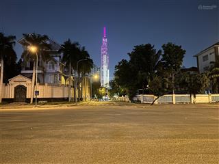 Biệt thự 5 tầng. có tầng hầm. khu vực ven sông đường trần não. binh an quận 2. giá 35 tỷ.