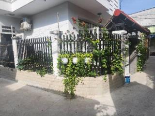 Nhà 2 tầng giáp q7  gần cầu phú xuân  sân rộng trước nhà  giá tốt