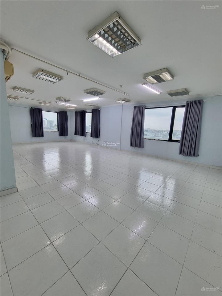 Bán văn phòng 80m2 giá rẻ, mặt tiền quốc lộ 1a, gần ngã tư an sương, cầu vượt quang trung