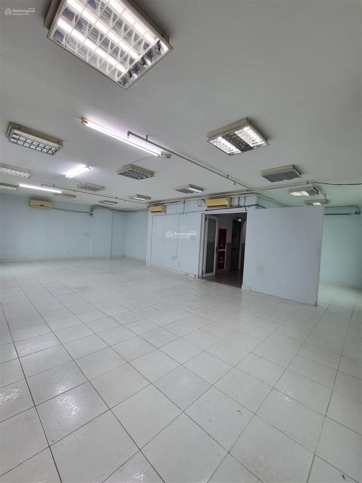 Bán văn phòng 80m2 giá rẻ, mặt tiền quốc lộ 1a, gần ngã tư an sương, cầu vượt quang trung