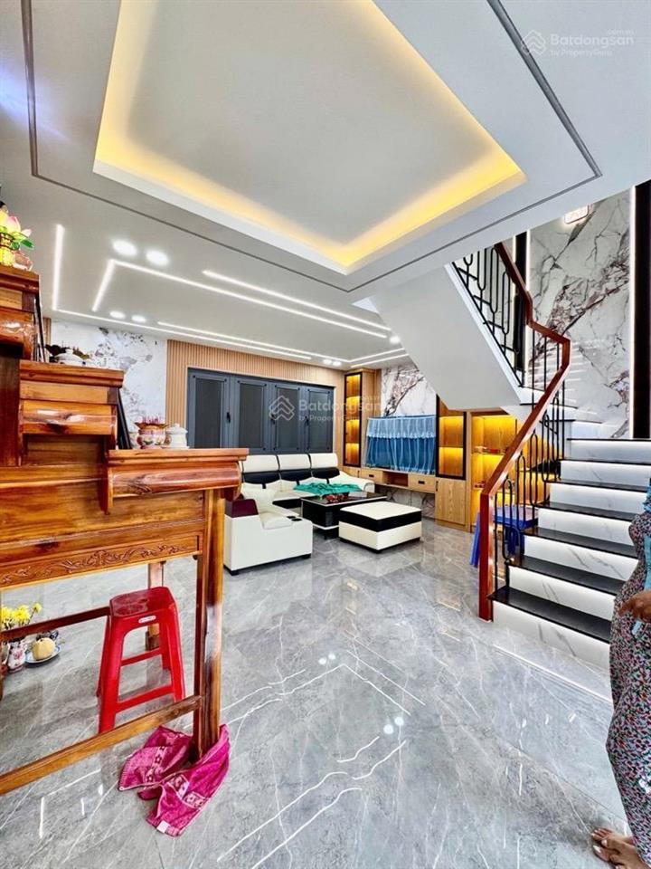 Nhà 4 tầng full nội thất gỗ xịn hẻm 7m sát mt thạnh xuân 22 ngay chợ minh phát dt 5,5x10 5,4 tỷ