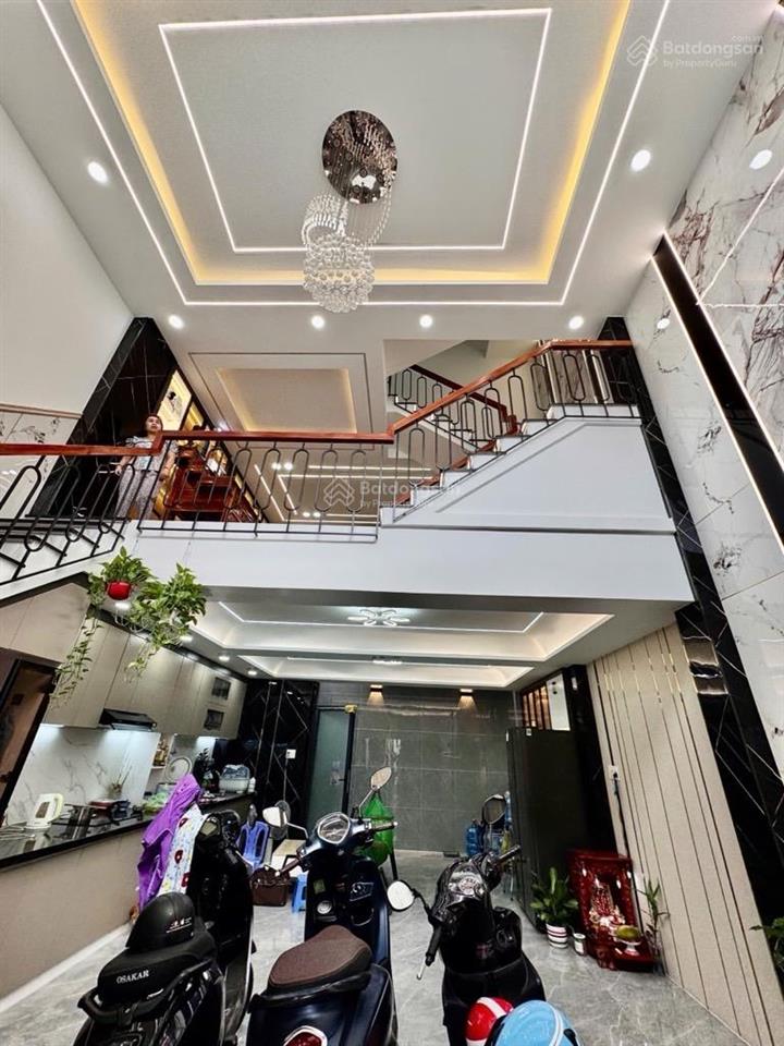 Nhà 4 tầng full nội thất gỗ xịn hẻm 7m sát mt thạnh xuân 22 ngay chợ minh phát dt 5,5x10 5,4 tỷ