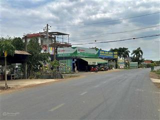 Chính chủ kẹt tiền nên sang gấp miếng đất 550m2 (thổ cư 200m2), giá 690 triệu, đường nhựa