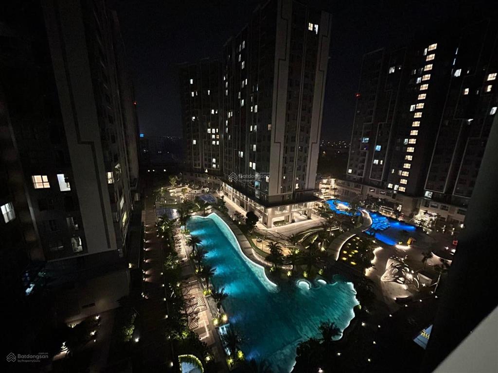 Cần bán căn 70m2 3tỷ030 (2pn, 2wc), sổ hồng công chứng ngay view hồ bơi, hỗ trợ vay