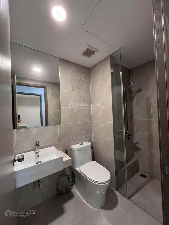Cho thuê căn 60m2 (2pn + 2wc) giá 7,3 triệu/tháng bao gồm giường, tủ, máy lạnh, máy giặt, tủ lạnh