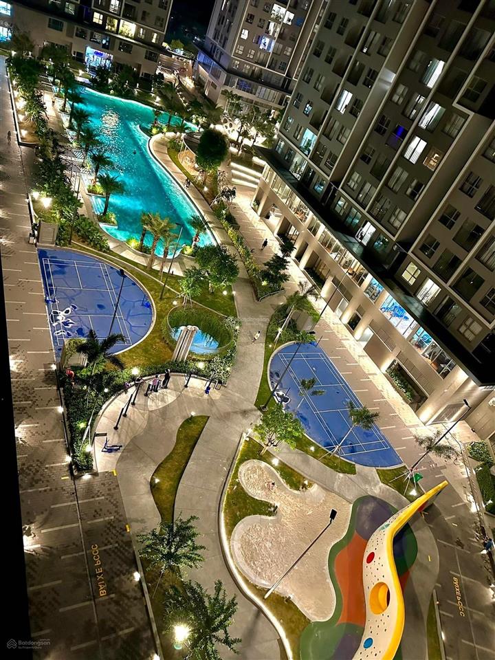 Cho thuê 9 triệu/tháng full nội thất, tặng phí quản lý, view công viên 2 hecta, nhà mới ở ngay