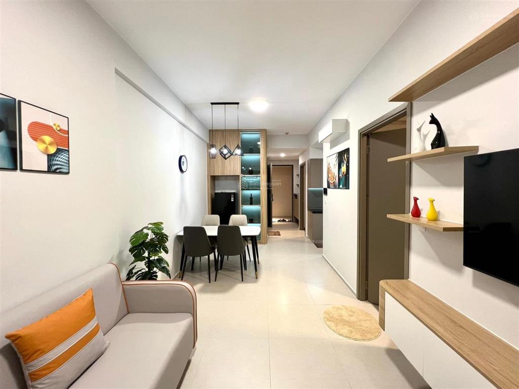 Cho thuê 9 triệu/tháng full nội thất, tặng phí quản lý, view công viên 2 hecta, nhà mới ở ngay