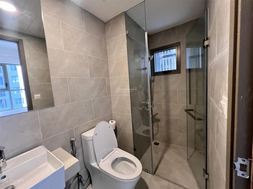 Cho thuê 9 triệu/tháng full nội thất, tặng phí quản lý, view công viên 2 hecta, nhà mới ở ngay