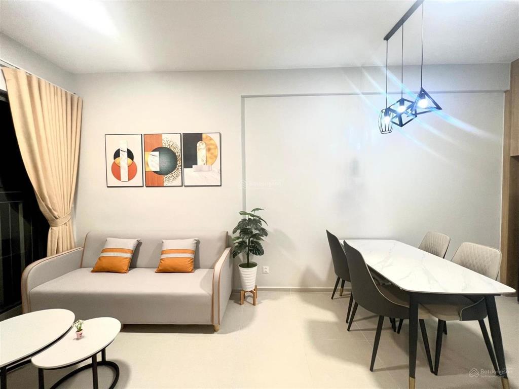 Cho thuê 9 triệu/tháng full nội thất, tặng phí quản lý, view công viên 2 hecta, nhà mới ở ngay
