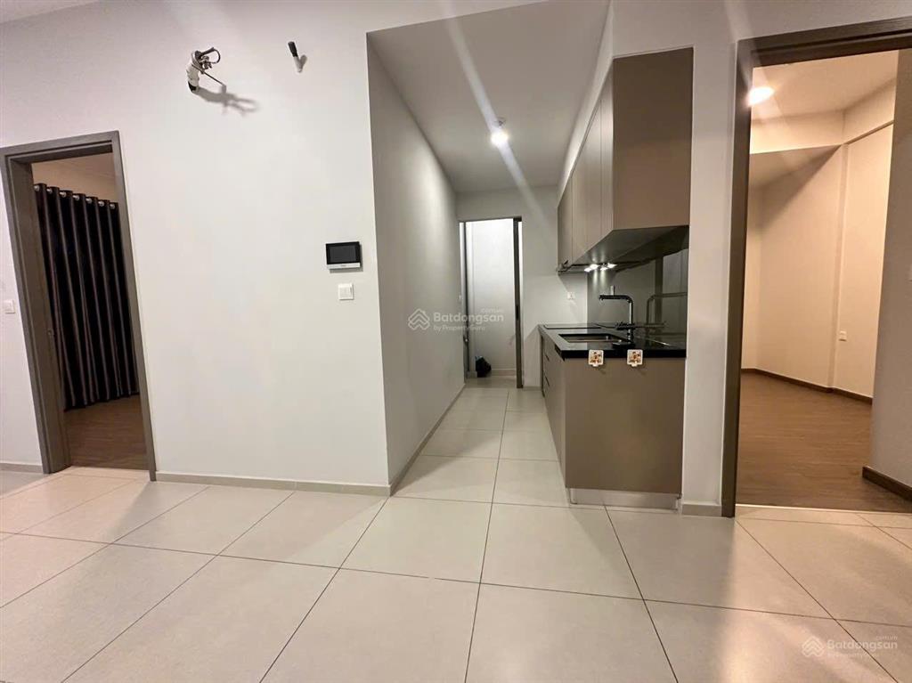 Cho thuê căn hộ 59m2 giá 6.3 triệu, view trực diện hồ bơi, tặng phí gửi xe máy