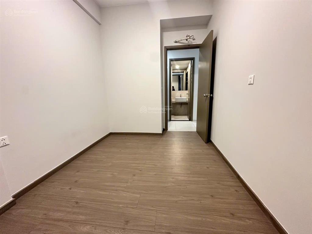 Cho thuê căn hộ 59m2 giá 6.3 triệu, view trực diện hồ bơi, tặng phí gửi xe máy