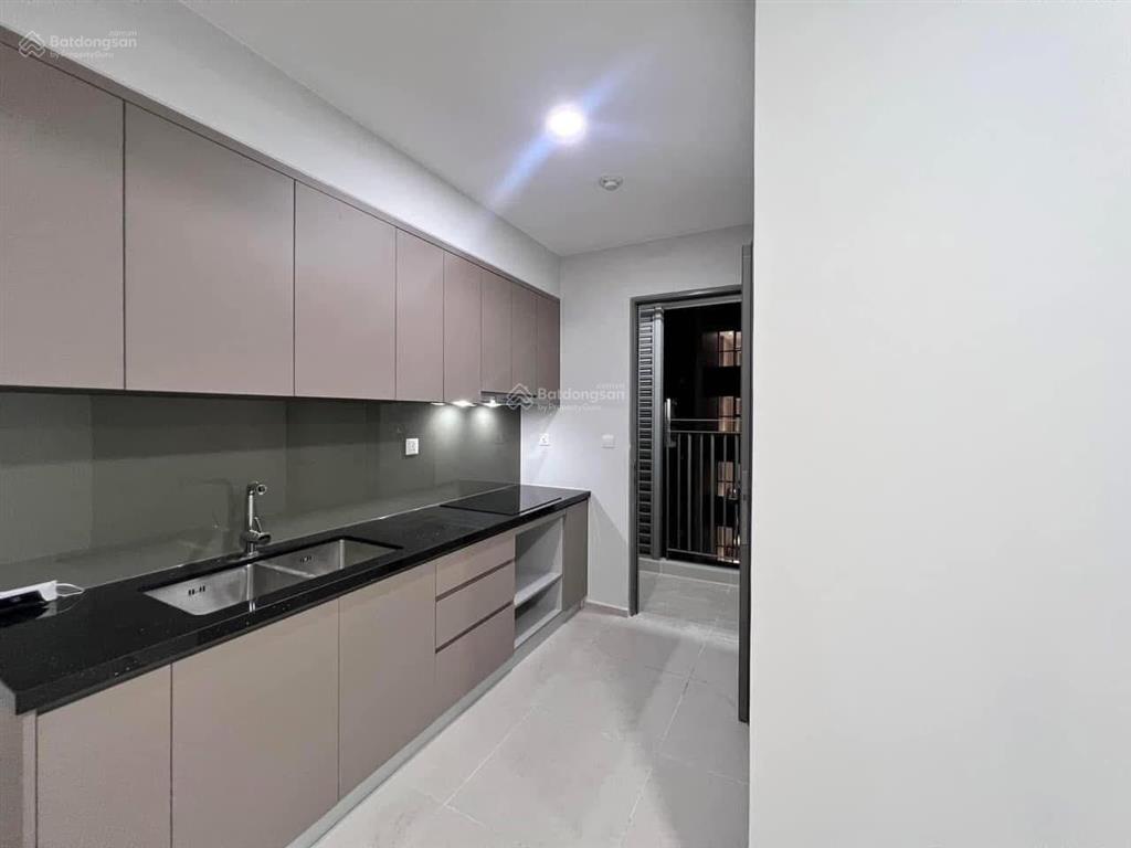 Cho thuê căn hộ 59m2 giá 6.3 triệu, view trực diện hồ bơi, tặng phí gửi xe máy