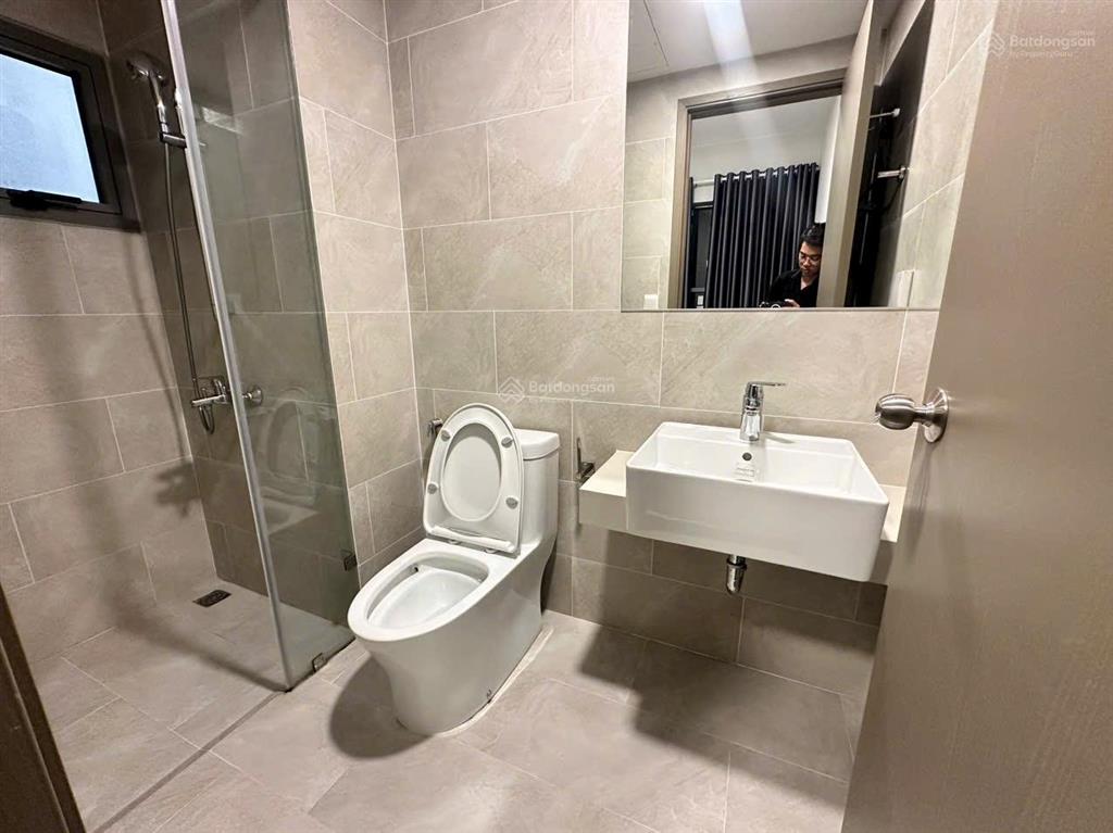 Cho thuê căn hộ 59m2 giá 6.3 triệu, view trực diện hồ bơi, tặng phí gửi xe máy