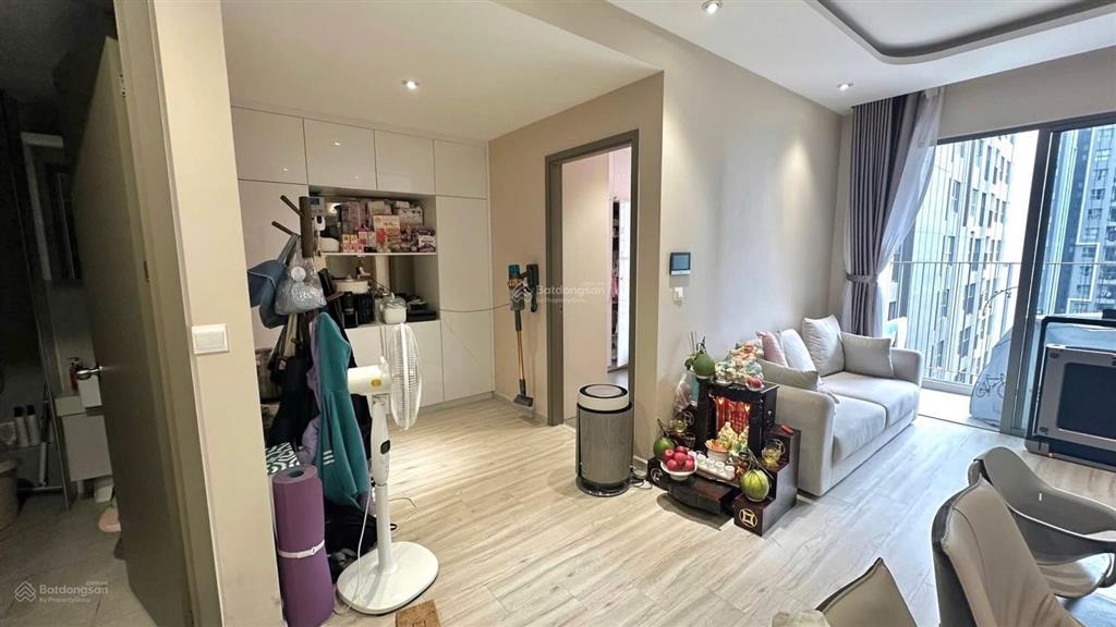 Cần bán căn hộ full nội thất có sổ hồng 3.3 tỷ 70m2 (2pn + 2wc) view hồ bơi, hỗ trợ vay ngân hàng