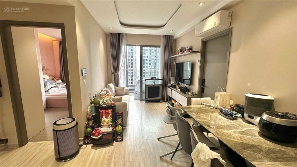 Cần bán căn hộ full nội thất có sổ hồng 3.3 tỷ 70m2 (2pn + 2wc) view hồ bơi, hỗ trợ vay ngân hàng