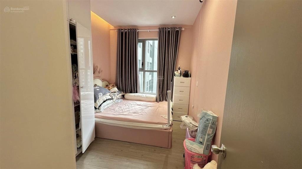 Cần bán căn hộ full nội thất có sổ hồng 3.3 tỷ 70m2 (2pn + 2wc) view hồ bơi, hỗ trợ vay ngân hàng