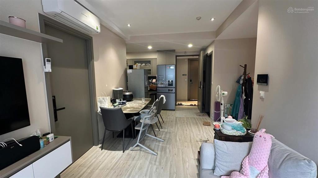 Cần bán căn hộ full nội thất có sổ hồng 3.3 tỷ 70m2 (2pn + 2wc) view hồ bơi, hỗ trợ vay ngân hàng