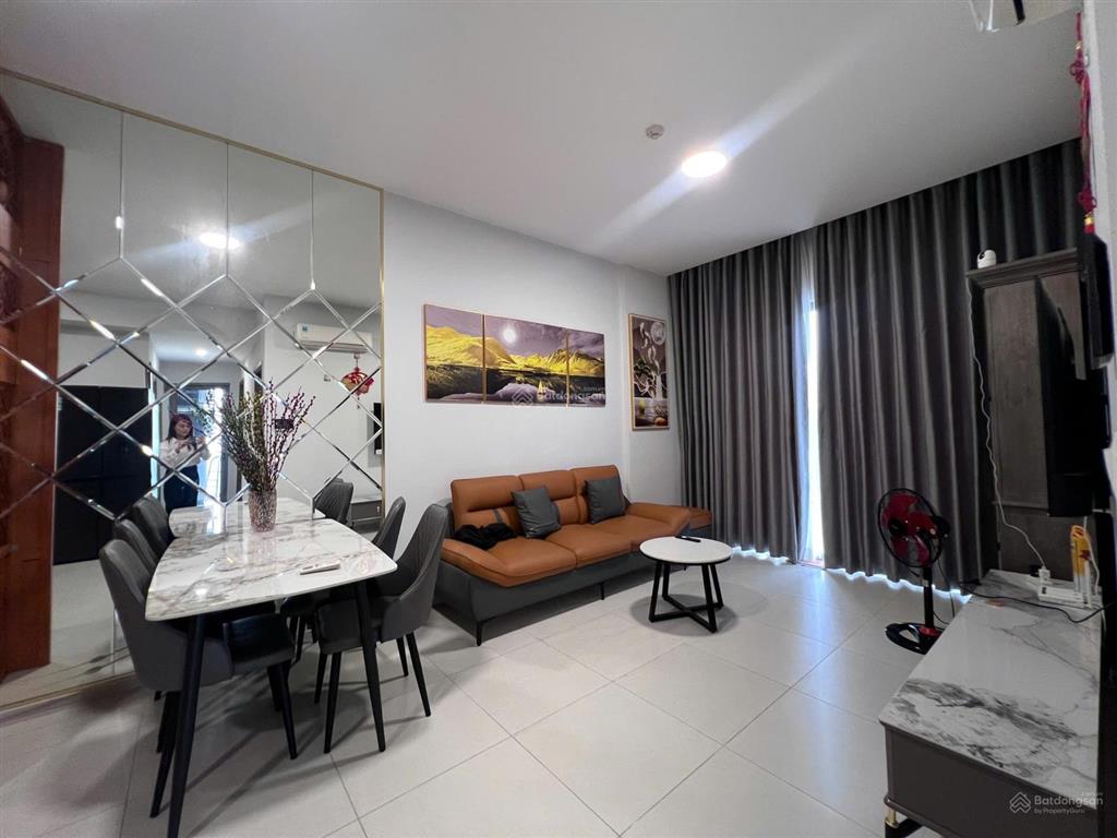 Cần bán căn 85m2 (3pn+ 2wc) full nội thất 3.9 tỷ , hỗ trợ vay  có sổ hồng  view hồ bơi