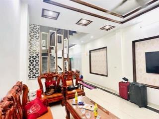 Hiếm! 9 tỷ hơn, bán nhà hoàng quốc việt, cầu giấy  40m2  5 tầng  mt 6m hơn  gần phố