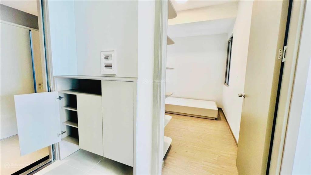 Đang cần tiền bán gấp căn 59m2 (2pn 2wc) giá 2tỷ770 sổ cầm tay view nội khu .