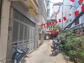 Chính chủ bán nhà ở chùa láng. đường ô tô 7 chỗ vào nhà, cách mặt phố 30m