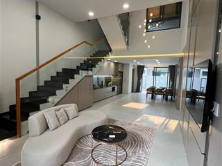 Cho thuê gấp nhà phố liên kế đẹp lung linh như hình vào ở ngay the standar bình dương100m2