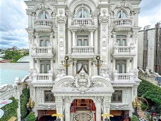 Lâu đài mặt tiền đường trần văn kiểu quận 6 để lại tất cả nội thất.  0903 070 ***