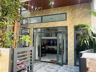 Bán nhà cmt8 p13 q10 gần chợ hoà hưng , gần clb lan anh