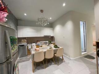 Cho thuê chung cư lầu 2 ngay chợ hoa đầm sen quận 11.  0903 070 ***