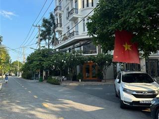 Hot  đất trống đẹp  tiện xây nhà cao tầng, chdv  ngay trung tâm gò vấp