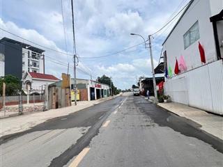 Hàng nóng mới ra lò  đã có sổ công chứng ngay. khu phân lô ngay nhà hàng bến xưa chạy vào 100m