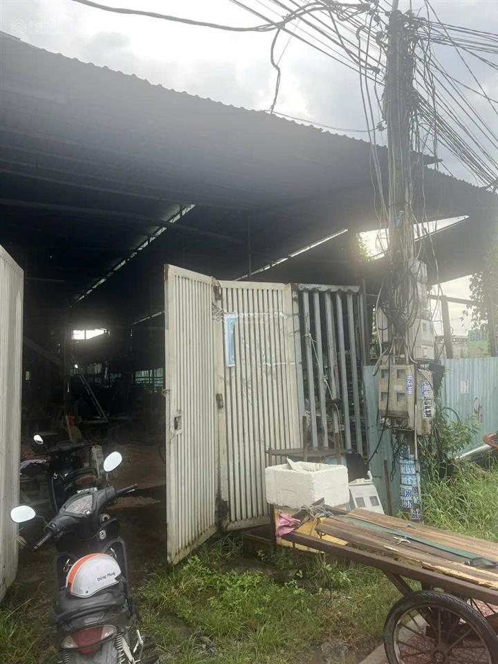 Chính chủ cần bán gấp xưởng tiền chế mặt tiền tỉnh lộ dt 824.