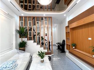 Nhỉnh 7 tỷ  bán nhà dân xây 38m2 x 5t  ôtô đỗ cổng  kd ngõ thông giáp ngoại giao đoàn, xuân la