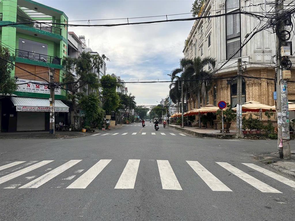 Đất góc 2 mặt tiền kinh doanh (50  55) khu vip tên lửa đường 20m lề 5m chỉ 12.2 tỷ, tl