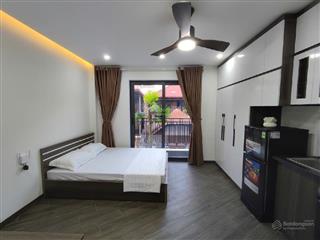 Trung tâm hồ tùng mậu ô tô vào nhà, đỗ cửa. tòa nhà 9 tầng lừng lững, có hầm, lô góc 3 mặt thoáng