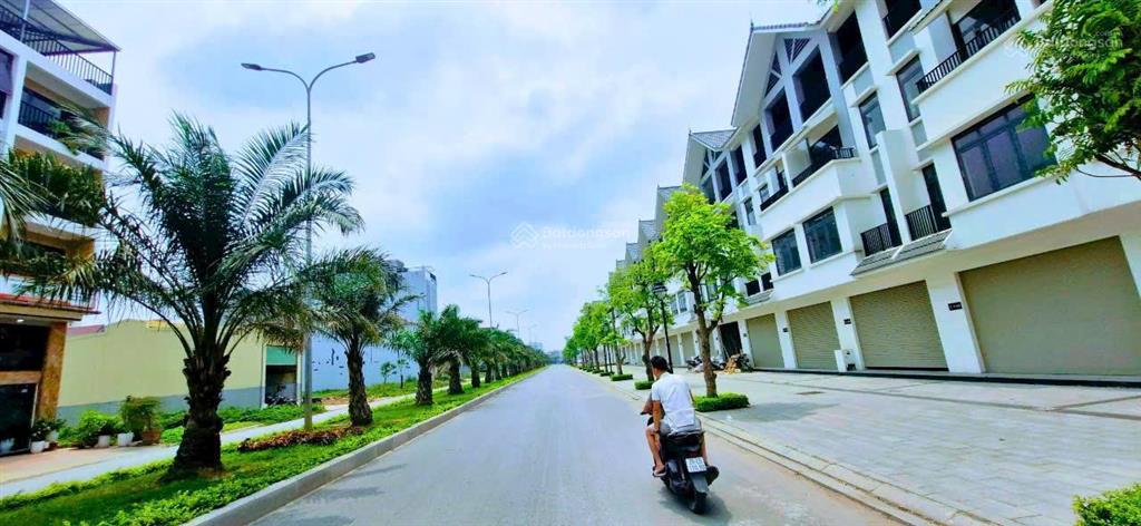 Đất đẹp giá tốt bán gấp lô góc 3 mặt tiền hoài đức, hà nội