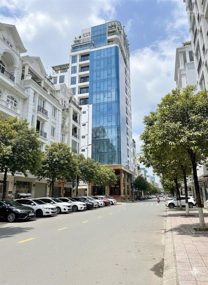 Chính chủ cần bán đất mặt phố đồng me, nam từ liêm diện tích 90m2 mặt tiền 7m, đường 60m