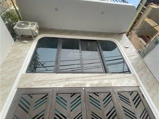 Cho thuê ccmn 30m2 giá 5.5 triệu/6 tháng, phòng ở 4 người, ban công giường tầng tại phố trung liệt.