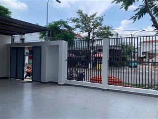 Cho thuê biệt thự 400m2, đông tăng long, làm văn phòng kinh doanh hay công ty