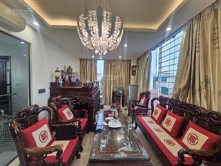 Nguyễn chí thanh ,16,9 tỷ 40m2 , phân lô oto tránh ,phố víp kd đỉnh