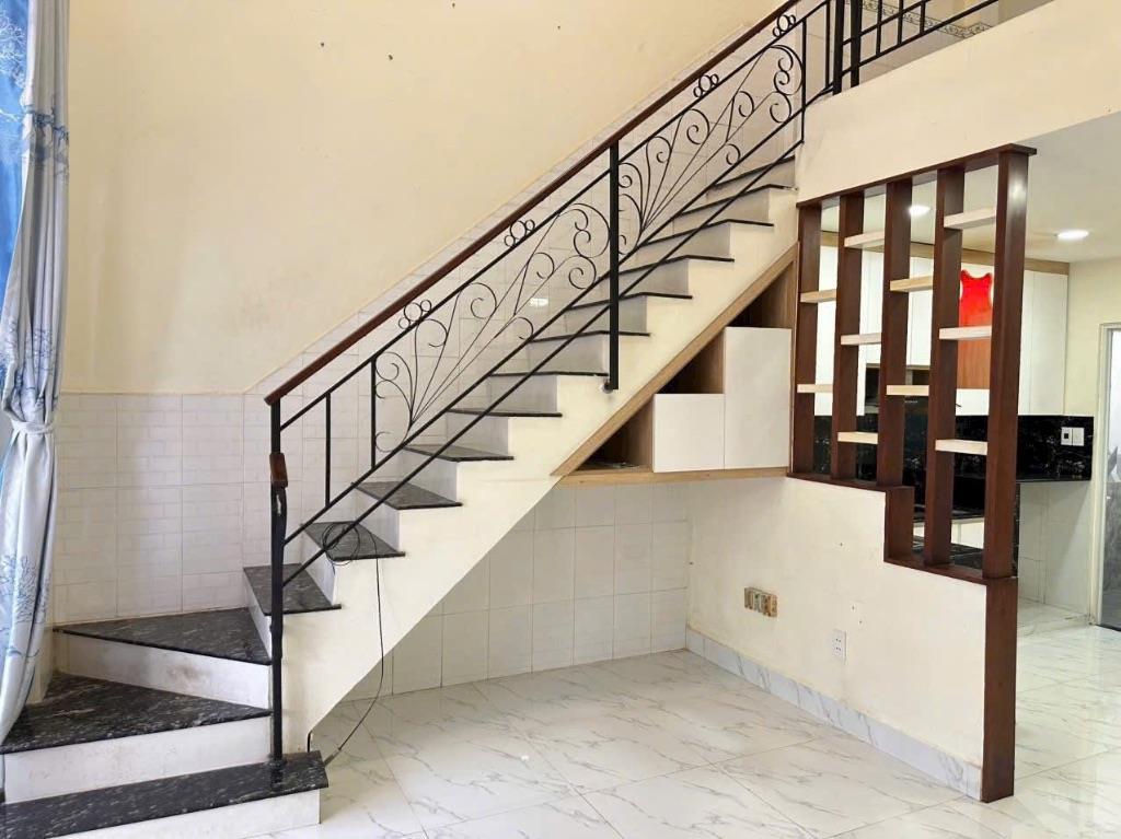 Bán Nhà Gác Lửng Tân Vạn Giáp Quận 9 , Thổ Cư, Giá 1Tỷ 490